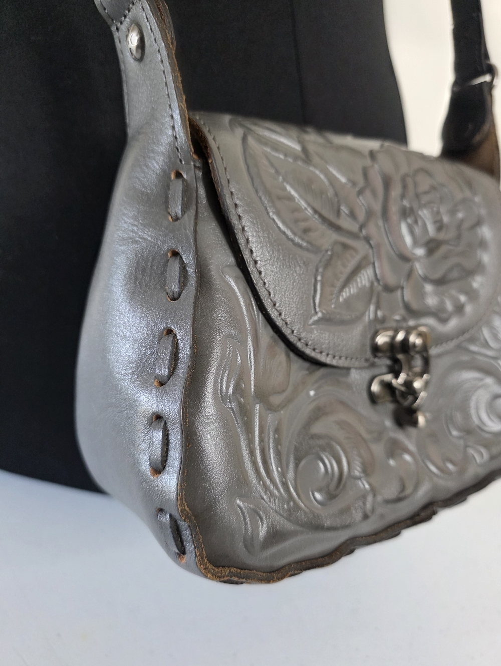 Patricia Nash Metallic Gray Tooled Leather Crossbody Bag - Picture 5 of 15